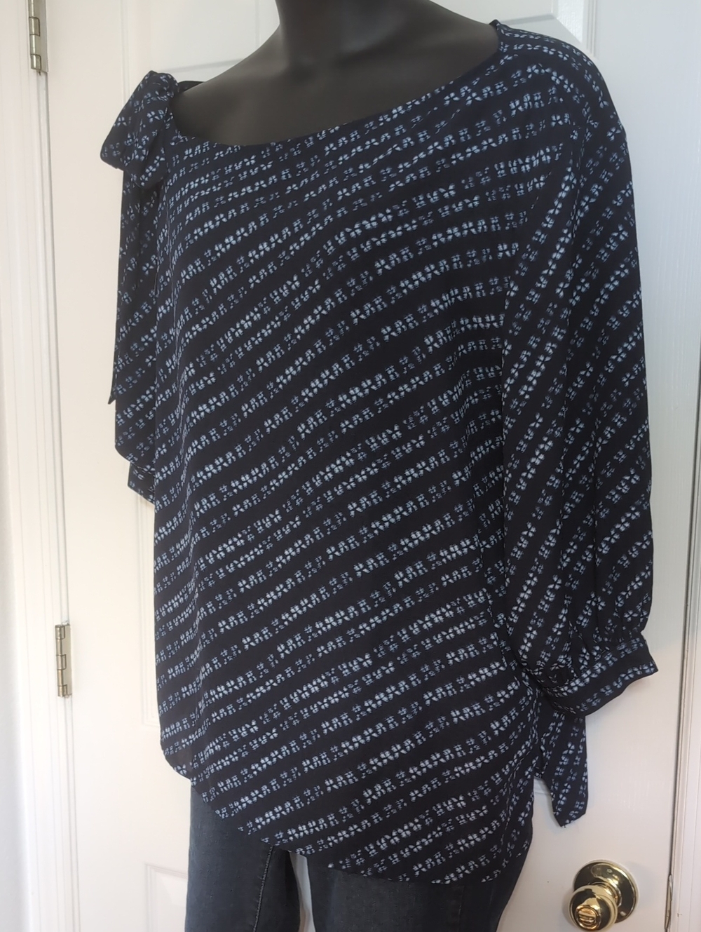Investments Slim Factor Navy and Light Blue Printed Top